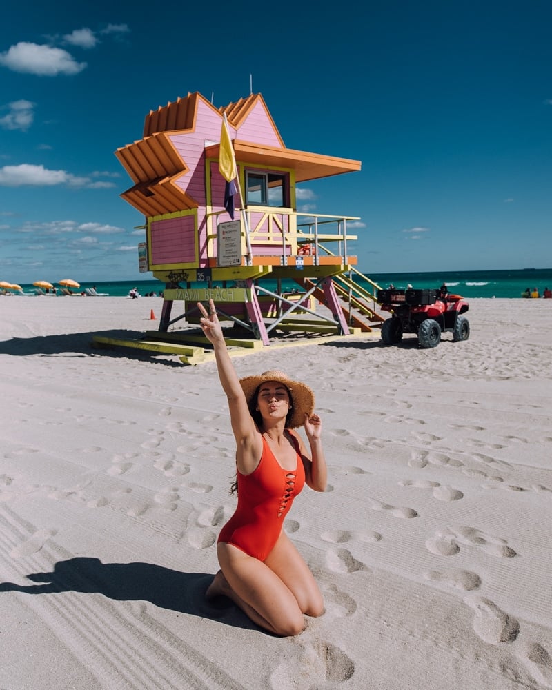 How To Pose In A One-piece Swimsuit For Instagram | Preview.ph