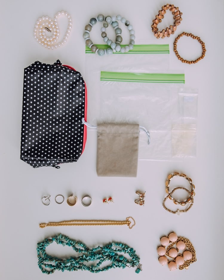 30 Super Efficient Ways to Pack Your Stuff  Travel jewelry case, Jewelry  case, Jewelry storage diy